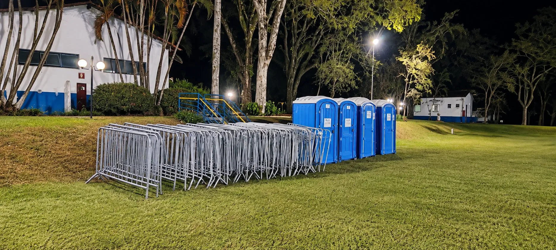 Entrega da Flex: gradis de contenção em local de cliente
