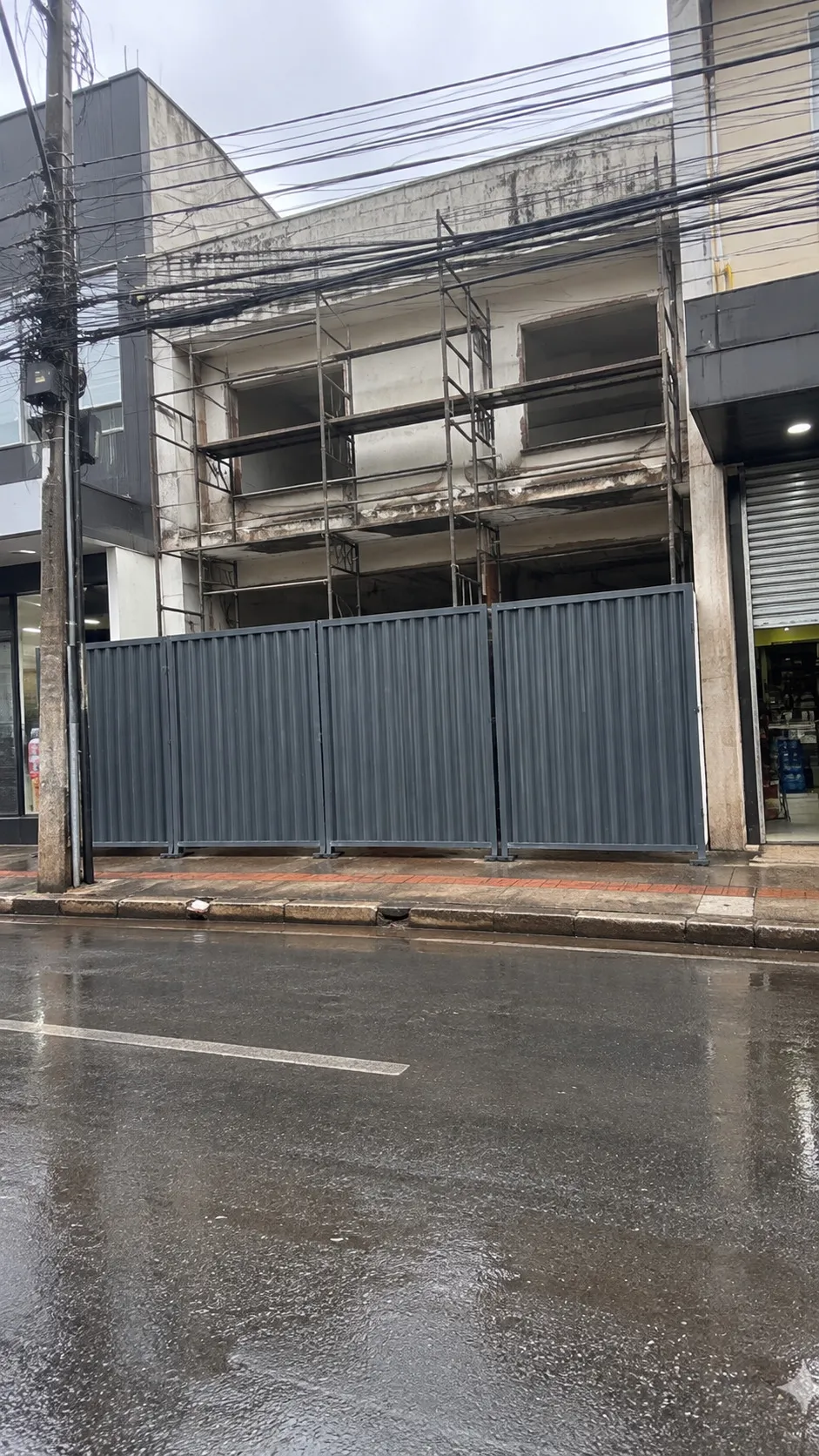 Entrega da Flex: tapumes em local de cliente